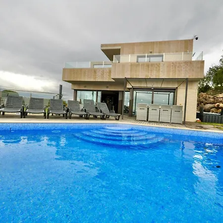 Villa Adam *