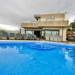 Villa Adam *
